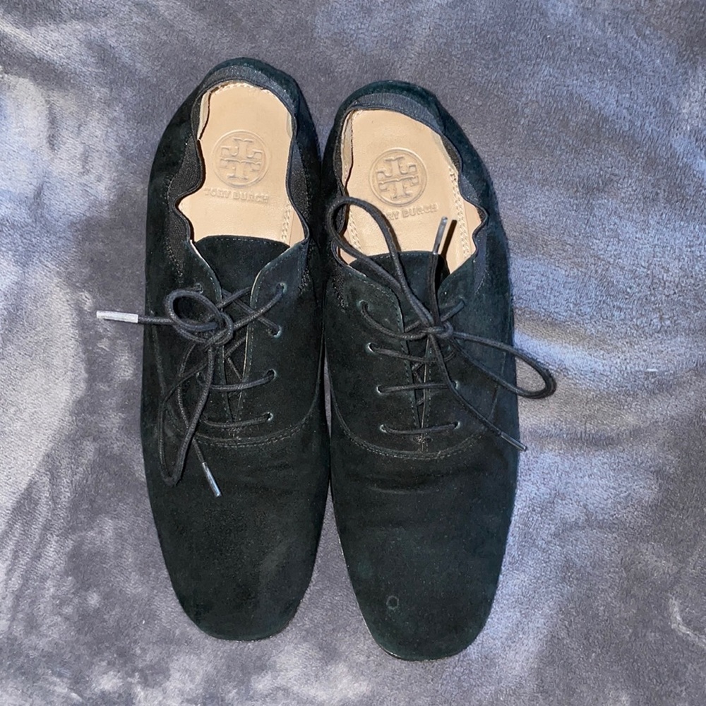 Tory Burch lace up suede flats, Oxford/loafer style